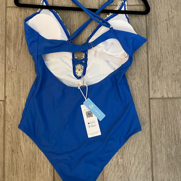 Blue swimsuit - Picture 1 of 6